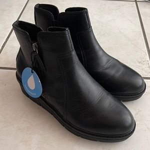 NEW WITH BOX* Clark’s Women’s Boots